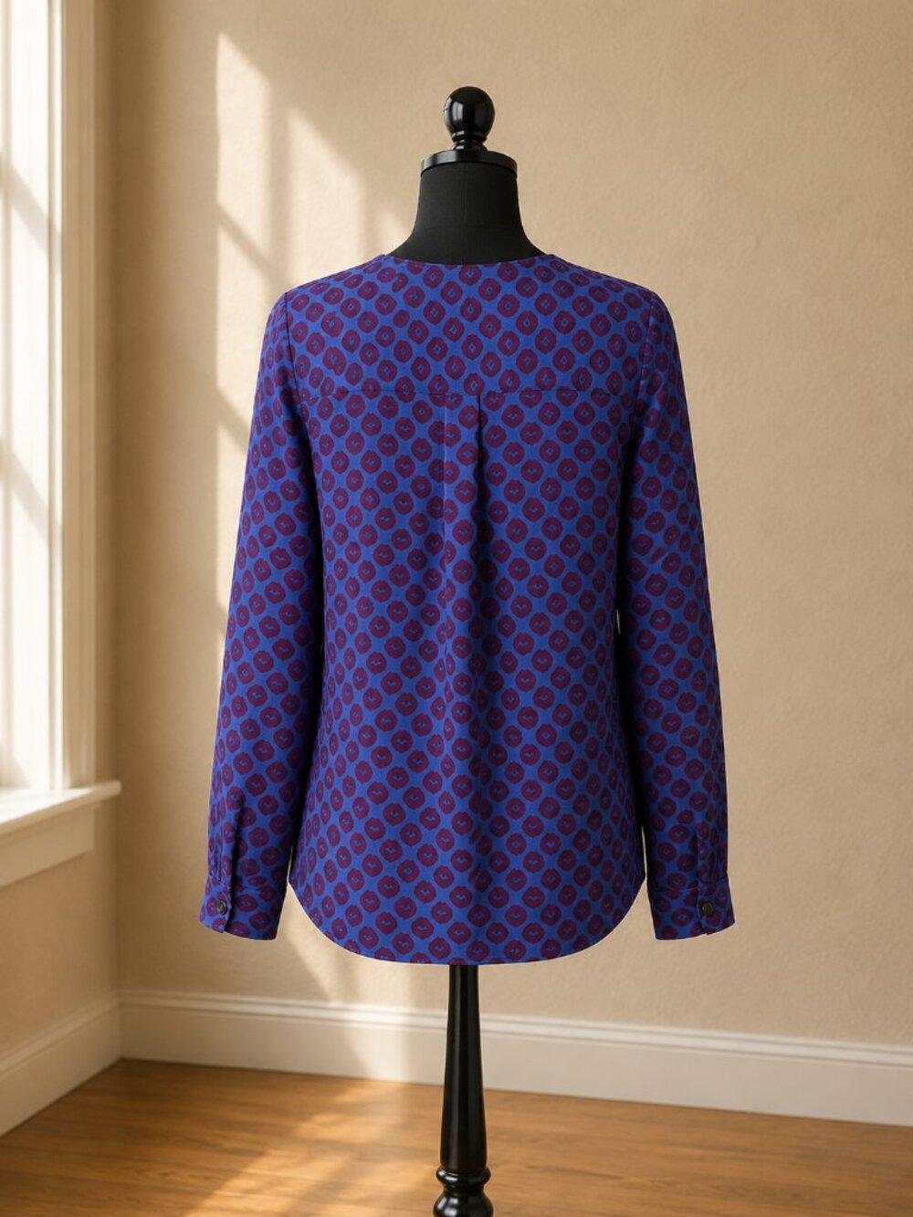 Boden Gwyneth Button Down Blouse 18 Floral Textured Crepe Collarless Blue Pink - Picture 3 of 6